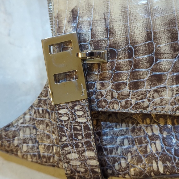 💯 Authentic Salvatore Ferragamo Python Leather Small Shoulder Bag - Picture 11 of 16